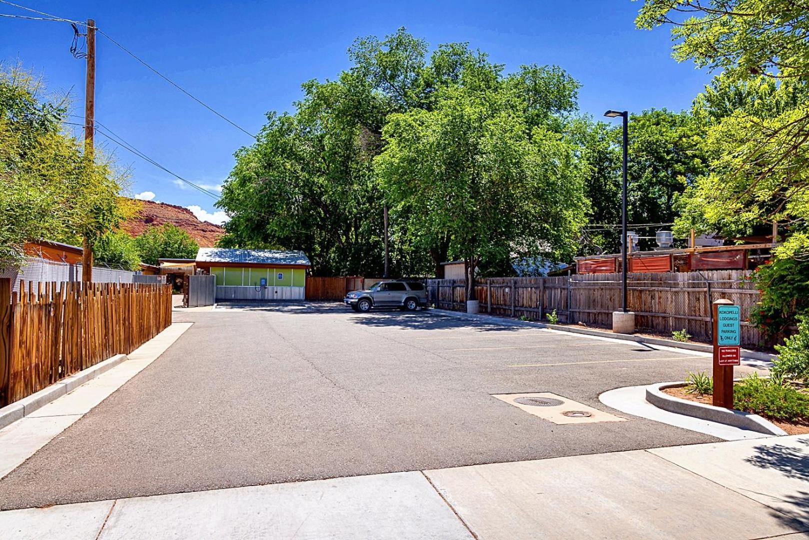 Downtown Kokopelli West 9 - Newly Remodeled Stylish Studio Moab Luaran gambar