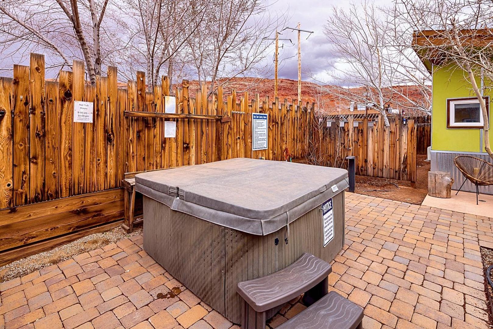 Downtown Kokopelli West 9 - Newly Remodeled Stylish Studio Moab Luaran gambar
